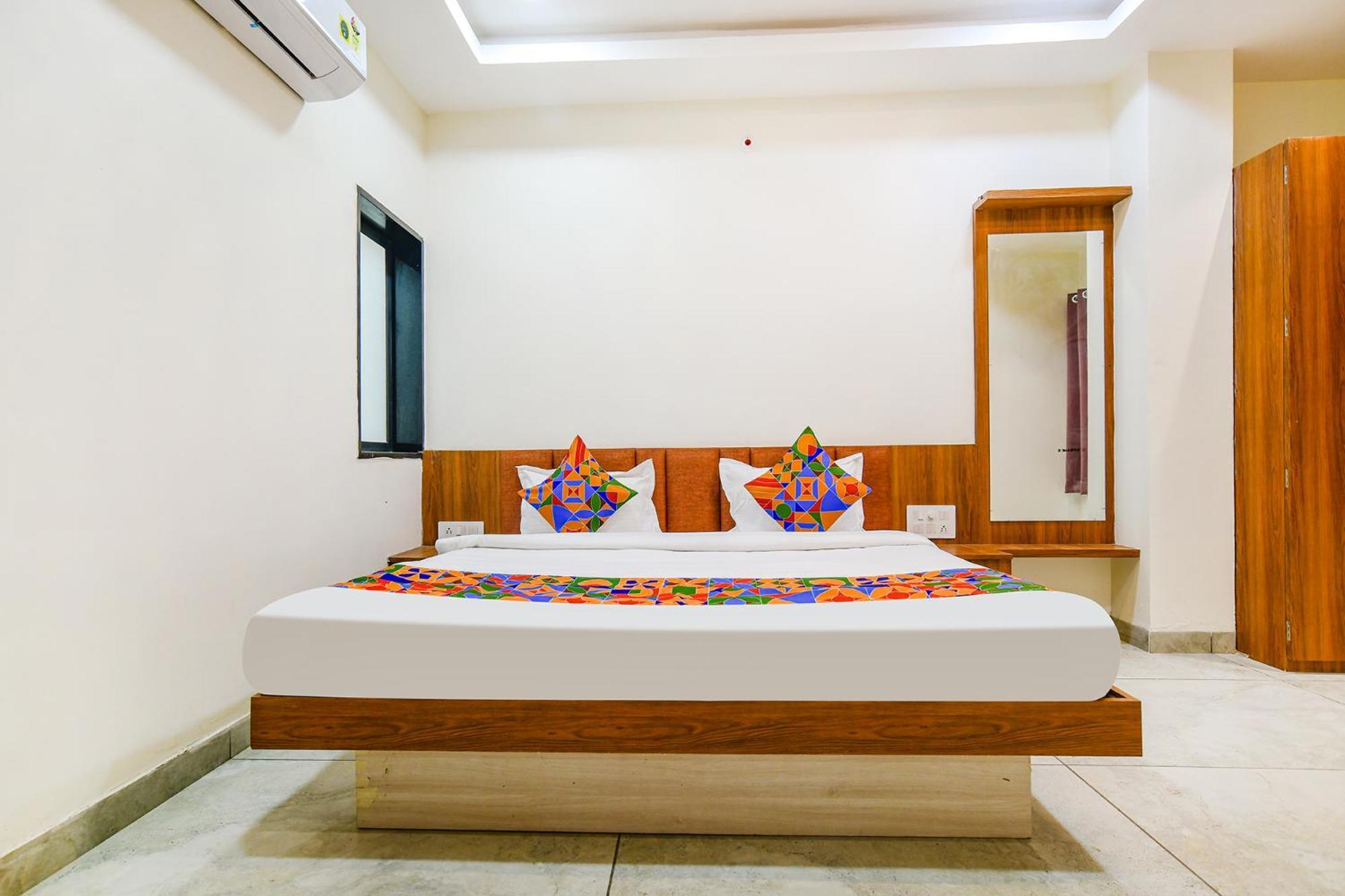 Fabhotel Shree Nakoda Paradise Ujjain Bagian luar foto
