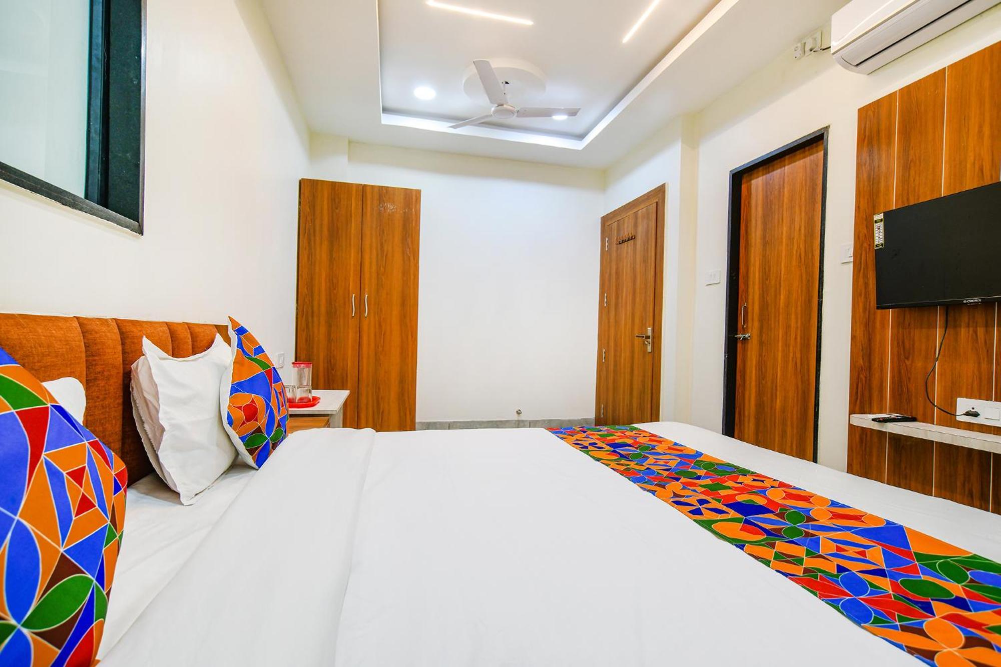 Fabhotel Shree Nakoda Paradise Ujjain Bagian luar foto
