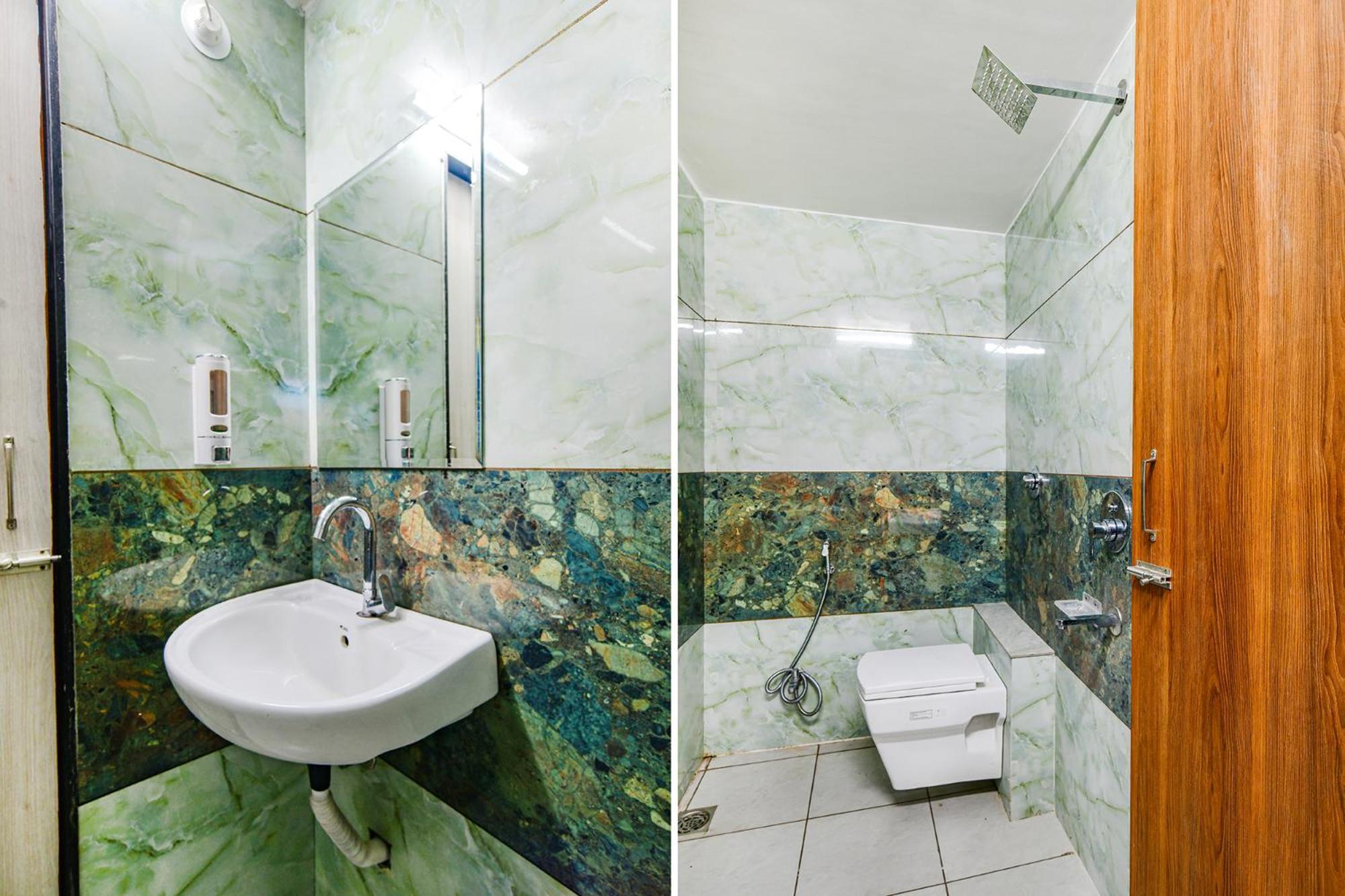 Fabhotel Shree Nakoda Paradise Ujjain Bagian luar foto