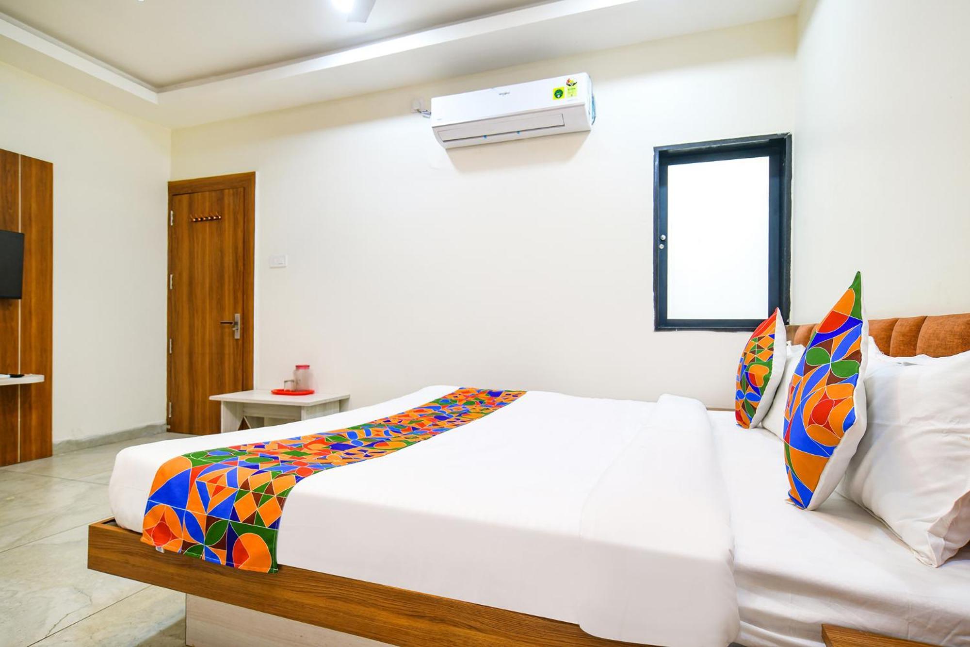 Fabhotel Shree Nakoda Paradise Ujjain Bagian luar foto