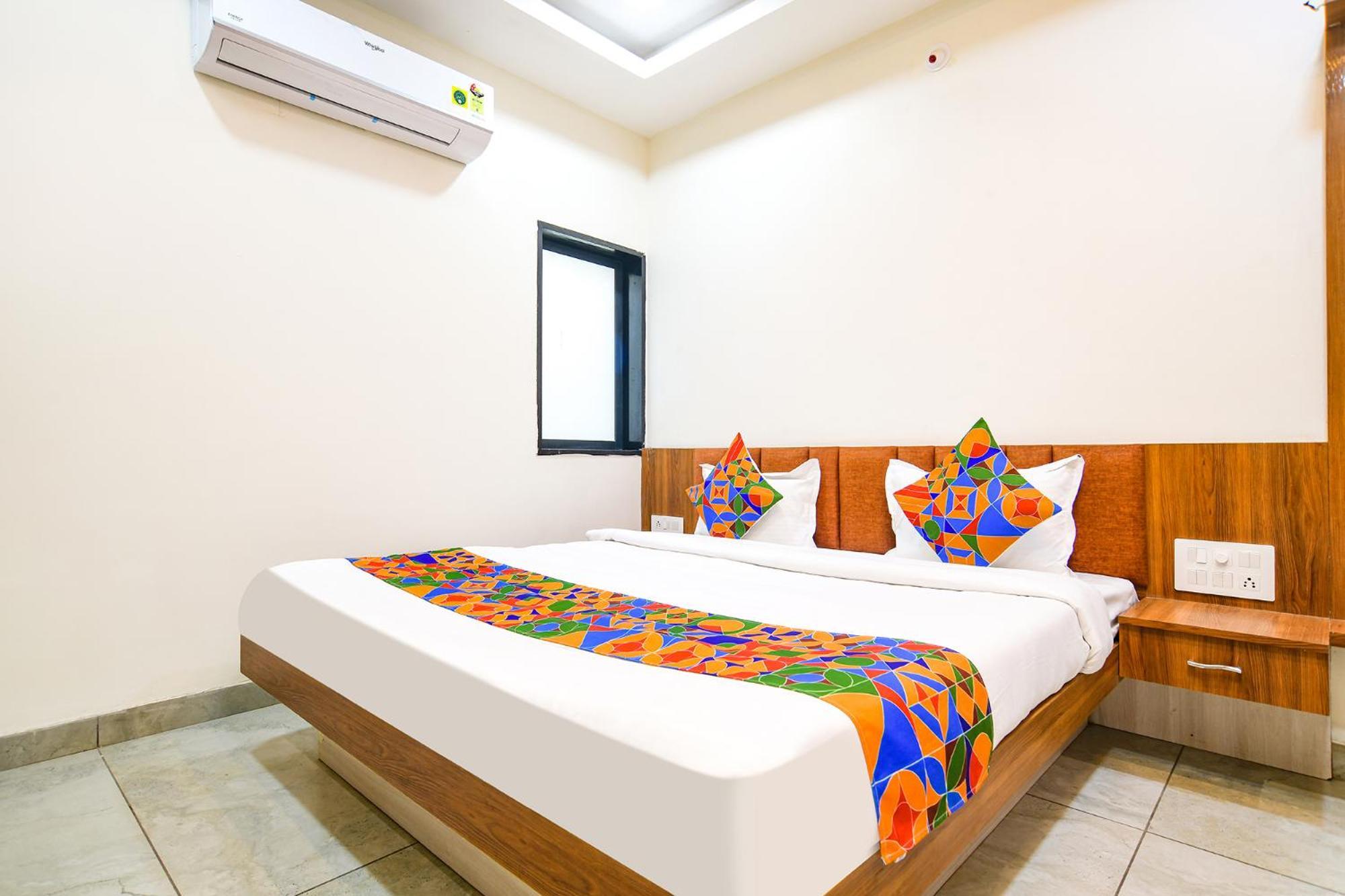Fabhotel Shree Nakoda Paradise Ujjain Bagian luar foto