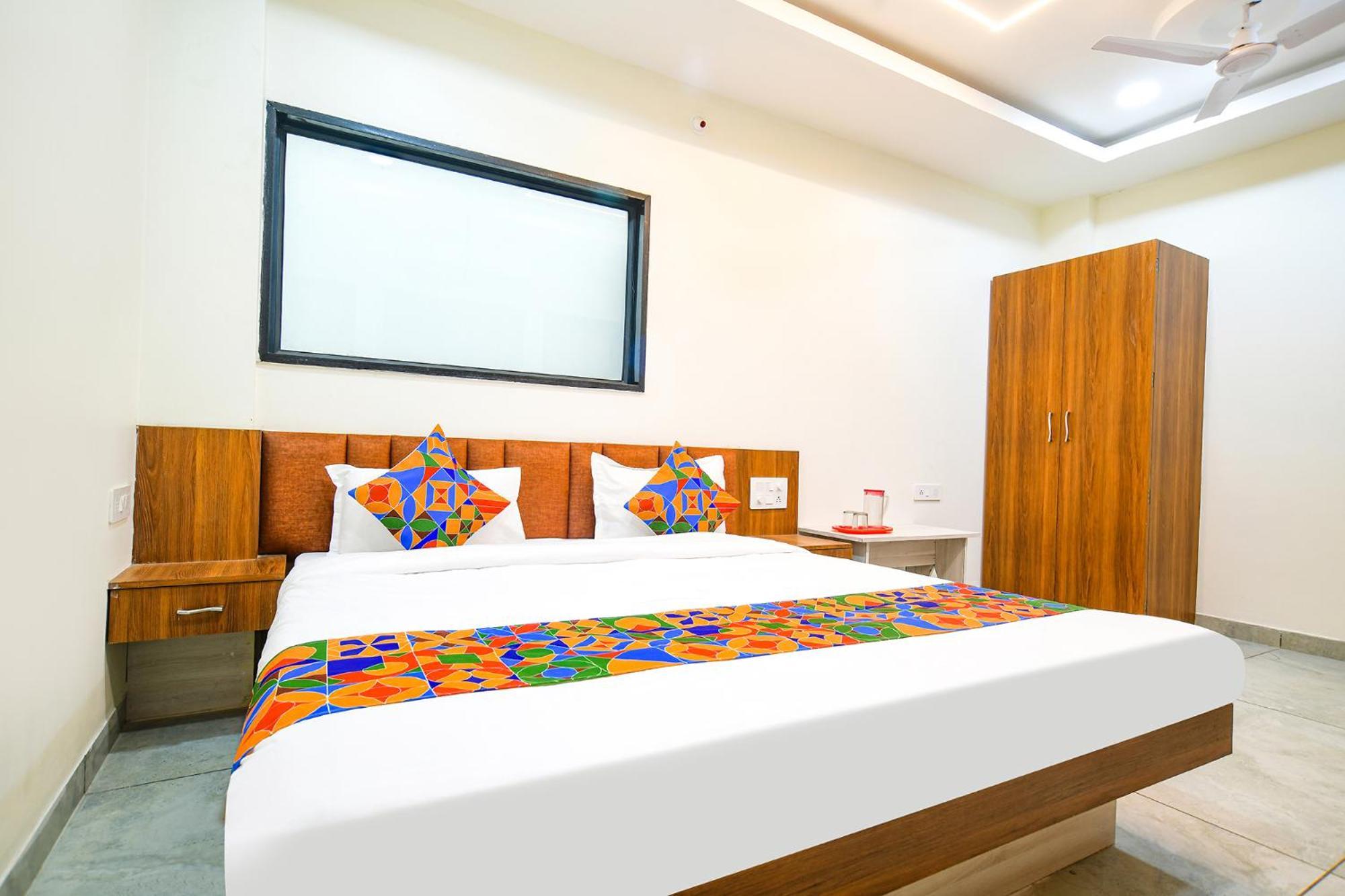 Fabhotel Shree Nakoda Paradise Ujjain Bagian luar foto