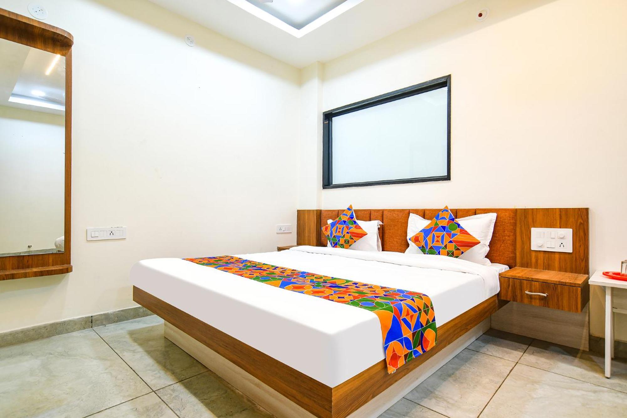 Fabhotel Shree Nakoda Paradise Ujjain Bagian luar foto