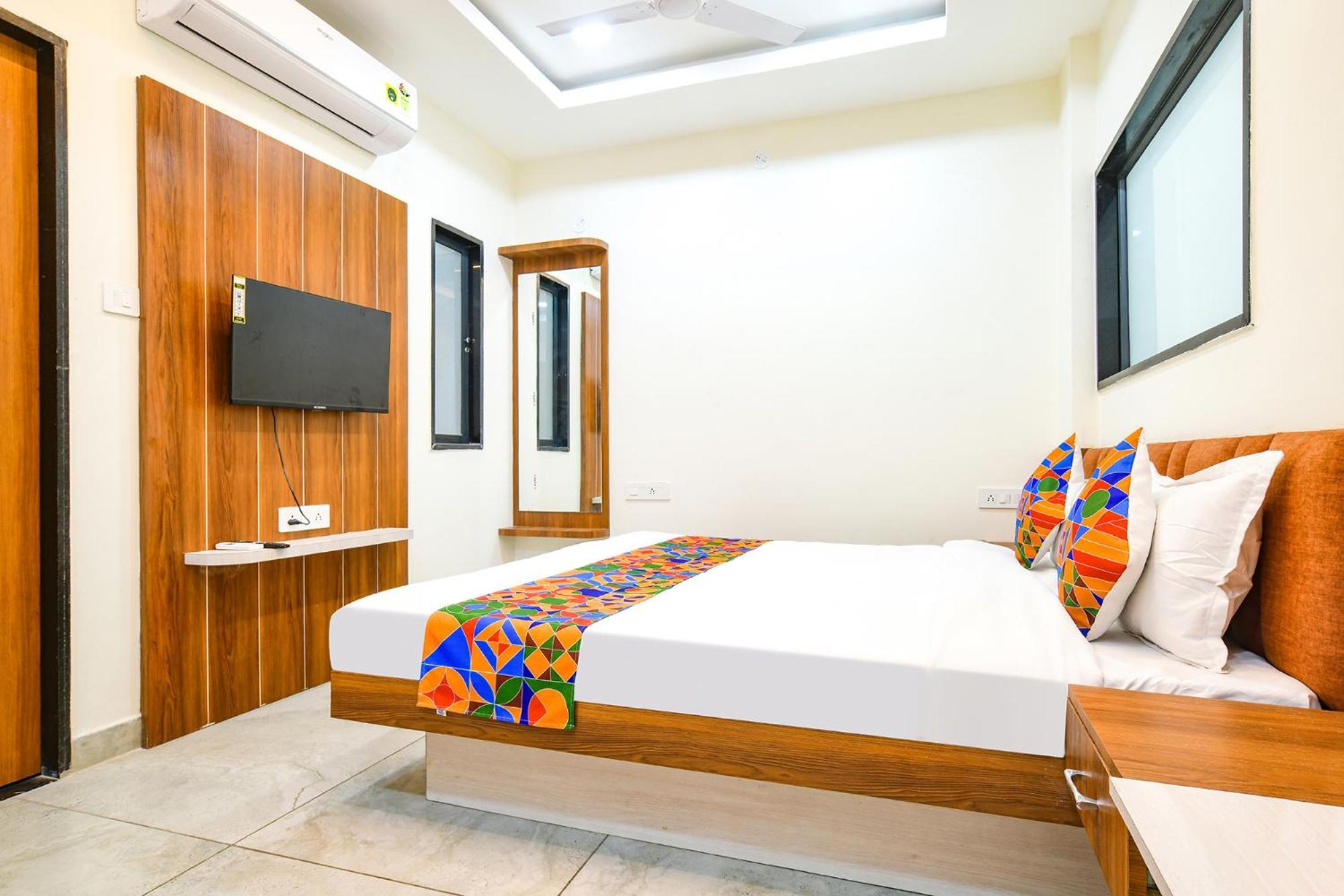 Fabhotel Shree Nakoda Paradise Ujjain Bagian luar foto