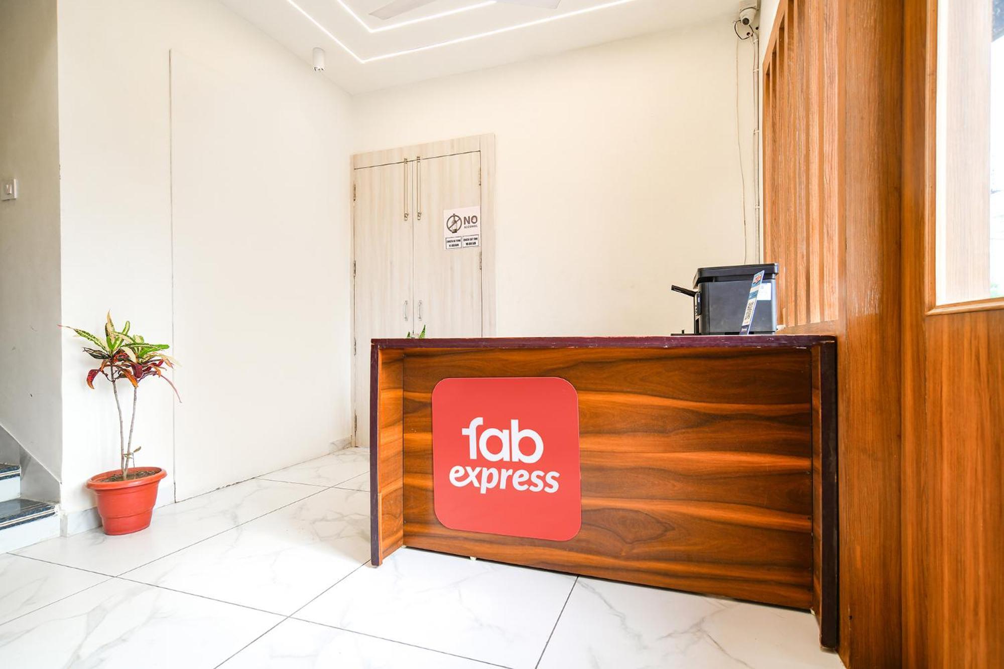 Fabhotel Shree Nakoda Paradise Ujjain Bagian luar foto